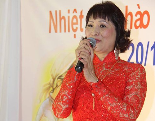 Người giữ hồn áo dài Việt giữa châu Âu Bà Ngô Thị Kim Nhung.