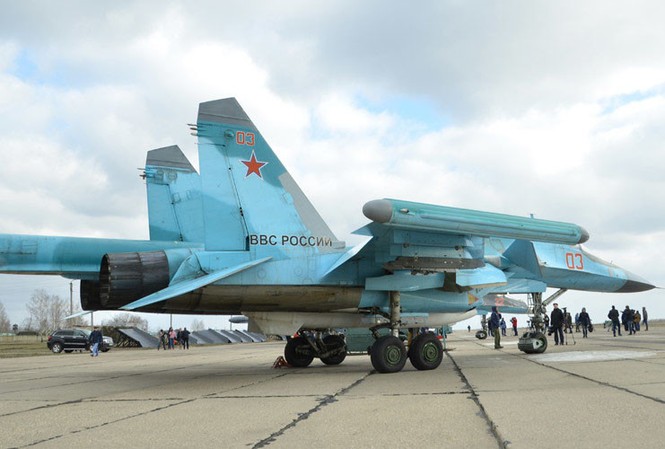 Một nửa lực lượng không kích của Nga đã rút khỏi Syria Máy bay Su-34 của Nga trở về căn cứ ở khu vực Voronezh. (Ảnh: Sputnik)