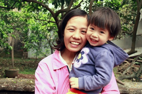 Kỳ tích sống sót của bà bầu ung thư nhận chết thay con Chị Nguyễn Thị Yên đã từ bỏ điều trị ung thư để sinh con và trở thành tấm gương về tình mẫu tử bao la. Ảnh: Phan Dương.