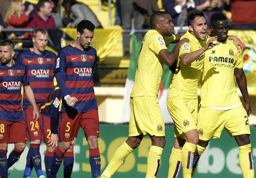 Dẫn trước hai bàn, Barca vẫn đứt mạch thắng Barca mất điểm lần đầu tiên kể từ trận hòa Valencia với tỷ số 1-1 hôm 10/2 (bán kết lượt về Cup Nhà vua). Ảnh: Reuters