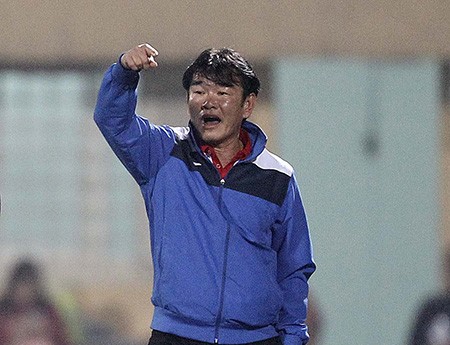 HLV Phan Thanh Hùng: 'Tin tuyển Việt Nam sẽ tạo bất ngờ trước Iraq' HLV Phan Thanh Hùng