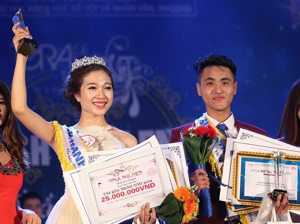 Lộ diện cặp đôi tài sắc Nhân văn 2016 Giây phút đăng quang của Trần Ngọc Anh và Nguyễn Kim Hoàng Anh