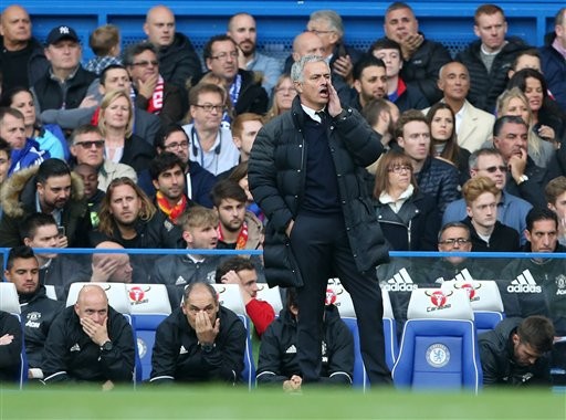 MU thua thảm trước Chelsea: Mourinho đã hết thời? Phải chăng Mourinho đã hết thời?