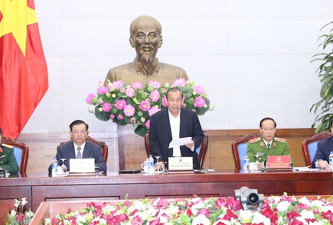 Tăng cường chống tiêu cực, tham nhũng trong lực lượng chống buôn lậu Phó Thủ tướng Trương Hoà Bình chủ trì hội nghị về chống buôn lậu, gian lận thương mại và hàng giả.