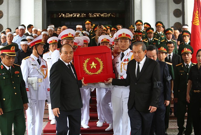 Tiễn đưa vị tướng huyền thoại của Trường Sơn về với đất mẹ Tiễn đưa vị tướng huyền thoại của Trường Sơn về với đất mẹ