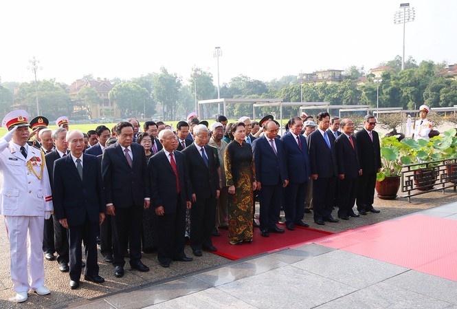 Lãnh đạo Đảng, Nhà nước vào Lăng viếng Chủ tịch Hồ Chí Minh Lãnh đạo Đảng, Nhà nước viếng Lăng Chủ tịch Hồ Chí Minh (ảnh N.B)