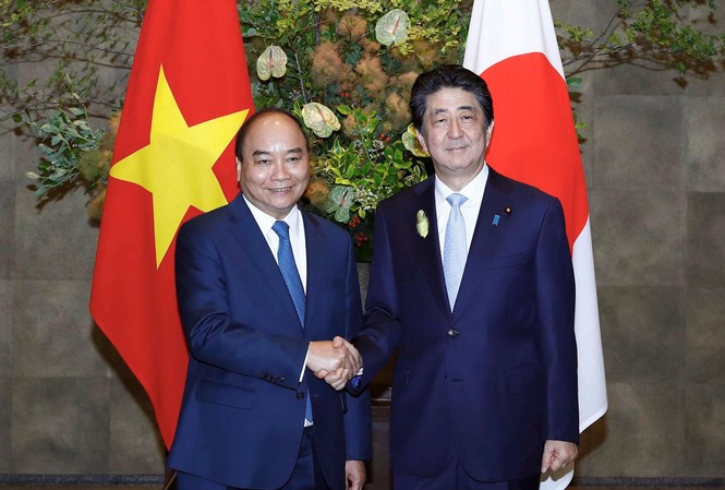 Cộng đồng người Việt Nam tại Nhật Bản là 'tài sản chung quý giá' Thủ tướng Nguyễn Xuân Phúc hội đàm với Thủ tướng Abe Sinzo. (ảnh Q.H)