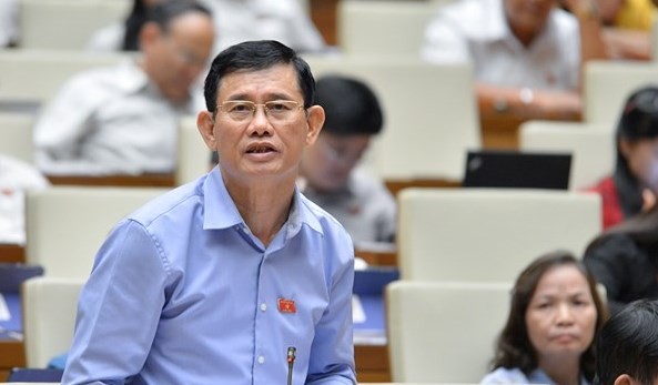 ĐBQH nói ‘bị ném đá dữ dội’ vì đề xuất không đỗ xe ở tầng hầm chung cư ĐBQH Nguyễn Ngọc Phương - Quảng Bình (ảnh Như Ý)