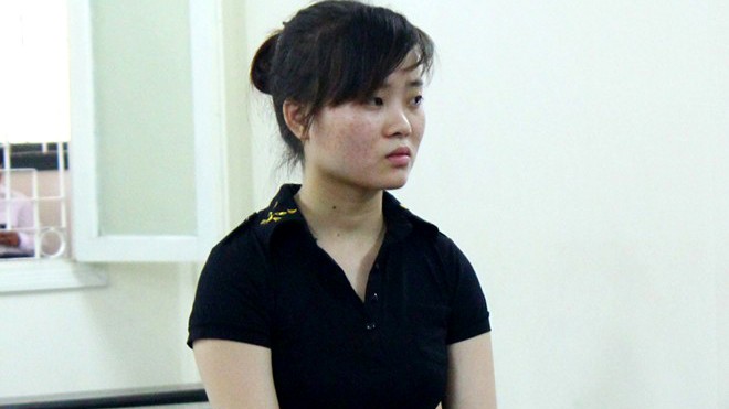 Đêm gây tội của nữ nhân viên giết khách mua dâm Bị cáo Hằng tại tòa sáng nay