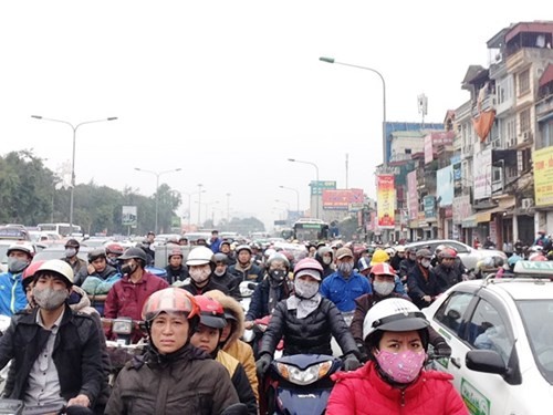 Phương tiện tăng nhanh, ý thức kém, ùn tắc còn kéo dài ở Thủ đô Hành vi tham gia giao thông không cải thiện thì ùn tắc sẽ mãi là vấn đề nan giải
