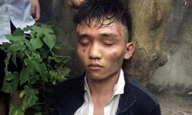 Nghẹt thở truy bắt học viên trường nghề cứa cổ bà chủ tạp hóa Nghi phạm Nguyễn Thành Phát là 1 trong 2 đối tượng bị bắt ngay tại hiện trường. Ảnh: Dân trí