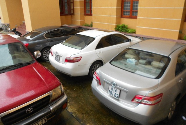 Tạm giữ ô tô Camry nghi gắn biển số giả để lưu hành Nhiều xe ô tô nhập lậu, gắn biển số giả để lưu thông trên địa bàn tỉnh Bình Định bị lực lượng chức năng phát hiện, bắt giả