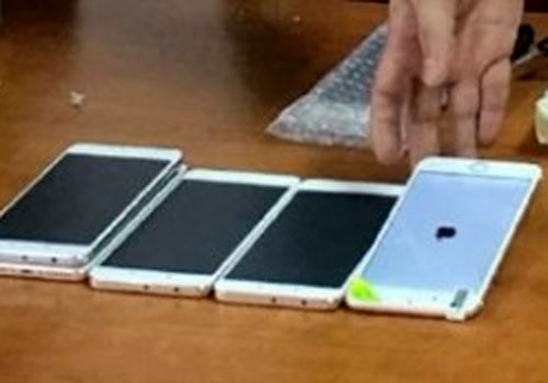 Phát hiện 700 smartphone dưới hầm xe tự chế Số tang vật bị phát hiện