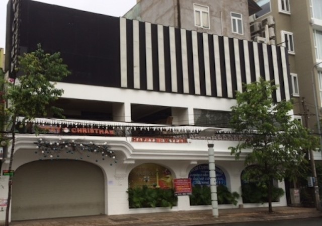 Nhiều thanh niên tụ tập chơi ma túy trong quán bar Nhiều thanh niên tụ tập chơi ma túy trong quán bar