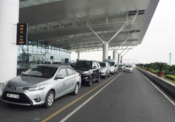 Đi Nội Bài chỉ 150.000 đồng: Taxi sân bay thời dìm nhau đến 'chết' Đua nhau giảm giá xe ra sân bay