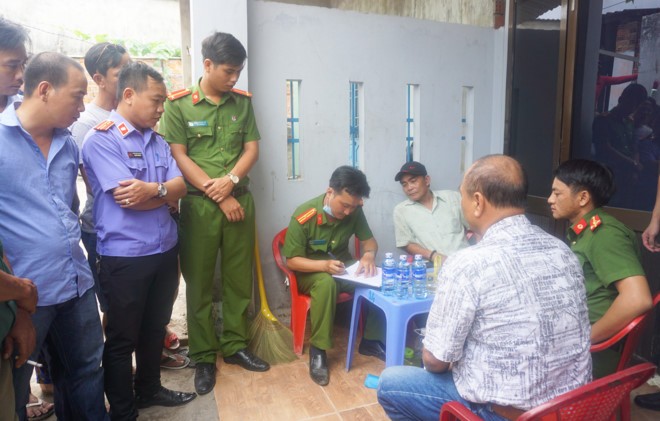 Người đàn ông chết trong tư thế ngồi, cổ quấn dây thắt lưng Công an quận Liên Chiểu điều tra cái chết bất thường của nạn nhân