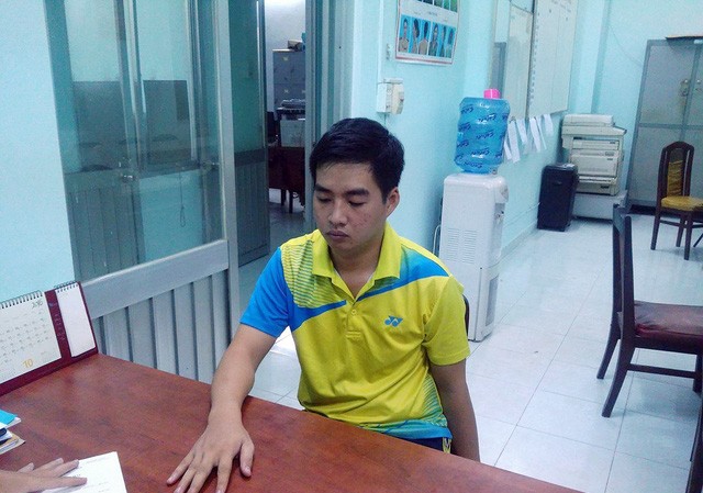 Nam thanh niên giết giám đốc sau khi quan hệ đồng tính Bị can Tây tại cơ quan điều tra