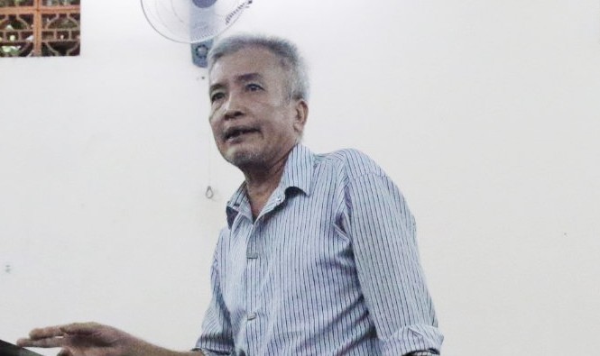Trèo cổng vào nhà, giết nam thanh niên nằm cạnh vợ mình Ông Nguyễn Đào tại tòa nhiều lần bật khóc khi kể lại giây phút chứng kiến vợ nằm ngủ cạnh nam thanh niên