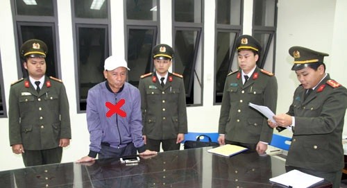 Vụ nổ Bắc Ninh: Nghi đạn phốt pho trong đống phế liệu Cơ quan An ninh điều tra Công an tỉnh Bắc Ninh thi hành lệnh bắt tạm giam đối với Nguyễn Văn Tiến