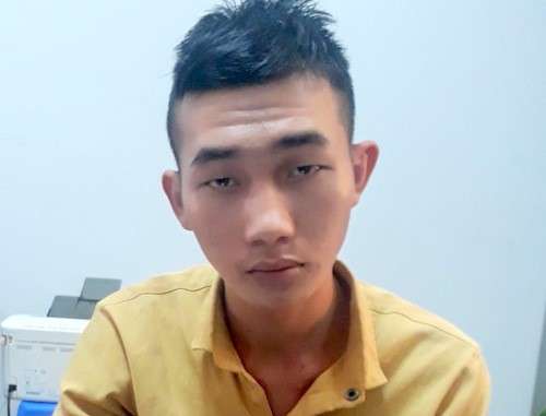 Gã trai chém chết 'người lạ' chở bạn gái mình đi chơi Thanh tại cơ quan công an