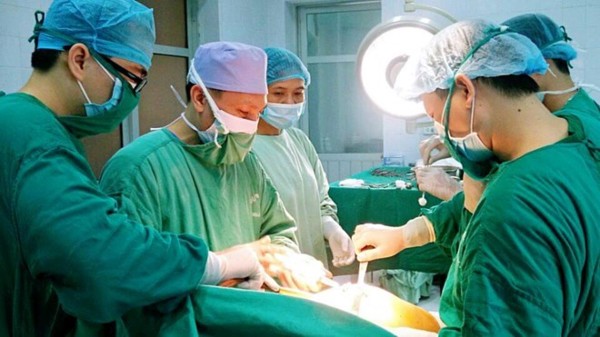 Cô gái bị ôtô kéo lê làm dập nát tầng sinh môn Ảnh: Bệnh viện cung cấp