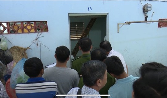 Chủ nhà trọ hốt hoảng phát hiện khách nam treo cổ, khách nữ bị giết Phòng trọ 16 - nơi anh D. được phát hiện chết trong tư thế treo cổ