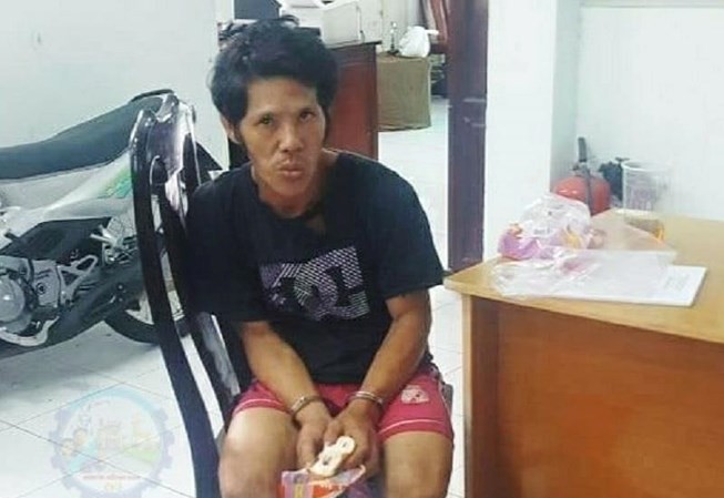 Bị phát hiện, tên trộm dùng dao truy sát gia chủ nhập viện Quách Lục Tuấn tại cơ quan điều tra.