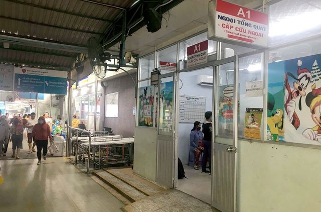 Nhân chứng kể lại phút 3 trẻ bị kẻ ngáo đá tấn công, phải phơi nhiễm HIV Sau khi bị thanh niên ngáo đá tấn công, 3 em bé được đưa vào Bệnh viện Nhi đồng 1 điều trị theo phác đồ chống phơi nhiễm HIV