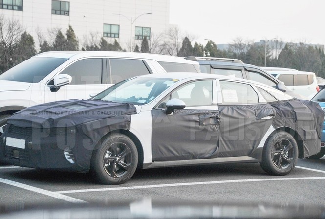 Hình ảnh đầu tiên về KIA Optima thế hệ mới tại Hàn Quốc Hình ảnh đầu tiên về KIA Optima thế hệ mới tại Hàn Quốc
