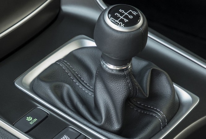 Phụ nữ lái xe và những con số bất ngờ tại Mỹ Phụ nữ lái xe và những con số bất ngờ tại Mỹ