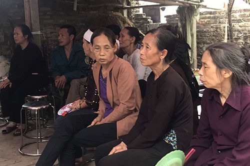 Đại tang tại ngôi làng có 5 người chết trong hoả hoạn ở Hà Nội Đại tang tại ngôi làng có 5 người chết trong hoả hoạn ở Hà Nội