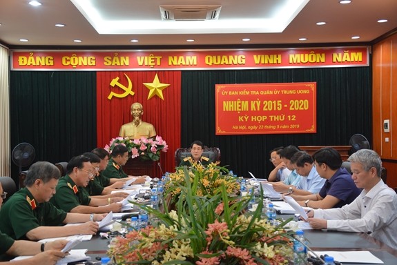 UBKT Quân ủy Trung ương đề nghị thi hành kỷ luật 8 tổ chức, cá nhân Đại tướng Lương Cường, Bí thư Trung ương Đảng, Ủy viên Thường vụ QUTƯ, Chủ nhiệm Tổng cục Chính trị, Chủ nhiệm UBKT QUTƯ chủ trì phiên họp. Ảnh QĐND