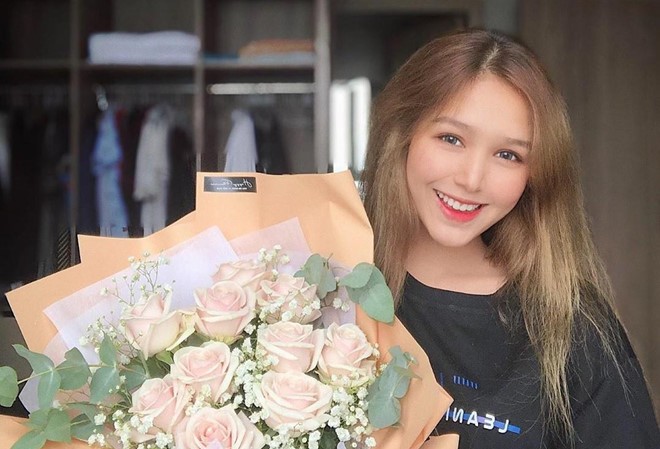 Hot girl 2K2 sở hữu mặt xinh, body gợi cảm thường bị nhầm là gái Tây Hot girl 2K2 sở hữu mặt xinh, body gợi cảm thường bị nhầm là gái Tây