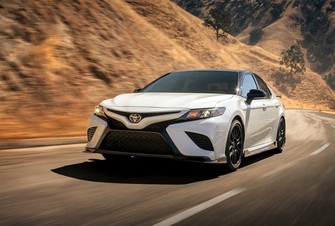 Toyota Camry 2020 phiên bản thể thao lộ giá chỉ 741 triệu đồng Toyota Camry 2020 phiên bản thể thao lộ giá chỉ 741 triệu đồng