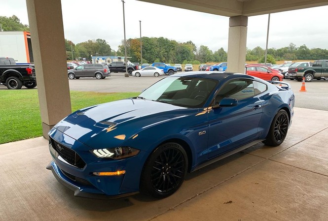 Ford Mustang công suất 700 mã lực với giá chưa đến 1 tỷ đồng Ford Mustang công suất 700 mã lực với giá chưa đến 1 tỷ đồng
