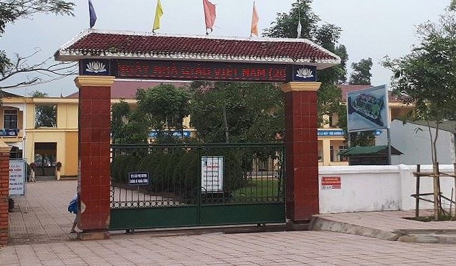 Bé lớp 1 mới nhập học một tháng bị ép xuống lớp mầm non Bé lớp 1 mới nhập học một tháng bị ép xuống lớp mầm non