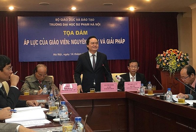 Áp lực giáo viên lớn nhưng đừng vin vào để vi phạm chuẩn mực đạo đức Bộ Trưởng Phùng Xuân Nhạ phát biểu tại buổi tọa đàm