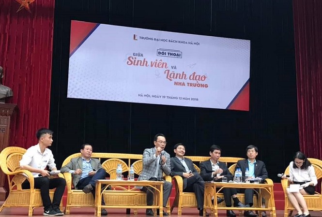 Đối thoại nóng sinh viên với lãnh đạo Ban giám hiệu trường ĐH Bách khoa Hà Nội đối thoại với sinh viên