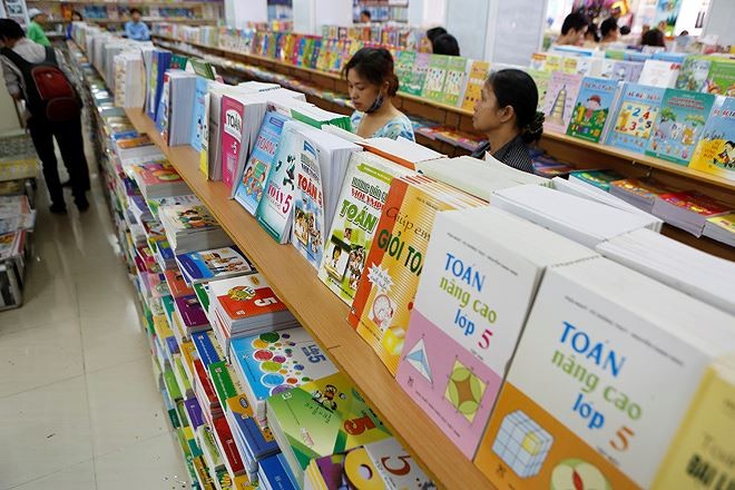 Bộ GD&ĐT chỉ đạo, giá sách giáo khoa được giữ nguyên như năm trước Không tăng giá SGK năm 2019