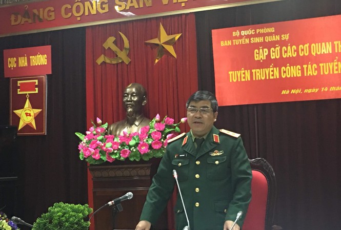 Vì sao thủ khoa là người Hòa Bình không nhập học trường quân đội Trung tướng Trần Hữu Phúc thông tin đến báo chí chiều qua, 14/3 - Ảnh: QH