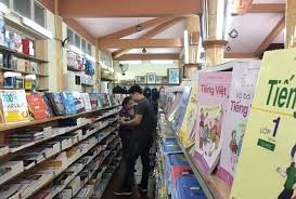 Bất ngờ tăng giá sách, nhà xuất bản thu về thêm bao nhiêu tỷ mỗi năm? Bất ngờ tăng giá sách, nhà xuất bản thu về thêm bao nhiêu tỷ mỗi năm?