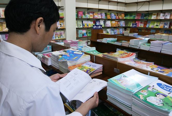 Sách giáo khoa năm nay tăng giá, các năm trước giữ nguyên Sách giáo khoa năm nay tăng giá, các năm trước giữ nguyên