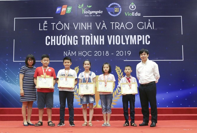 Hơn 2000 học sinh đoạt giải tại cuộc thi Violympic 2018 - 2019 Hơn 2000 học sinh đoạt giải tại cuộc thi Violympic 2018 - 2019