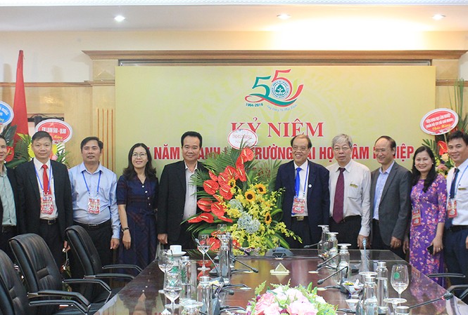 Trường ĐH phải có nhiệm vụ đưa công nghệ vào phát triển lâm nghiệp Trường ĐH phải có nhiệm vụ đưa công nghệ vào phát triển lâm nghiệp