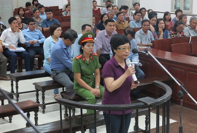Luật sư truy khoản 1,5 triệu USD khai 'chạy' đại biểu Quốc hội Châu Thị Thu Nga trả lời HĐXX.
