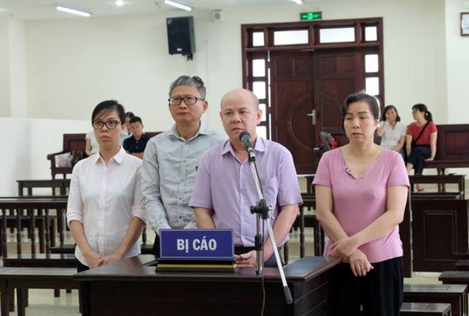 Đề nghị giảm án về tội tham ô cho ông Đinh Mạnh Thắng Những người kháng cáo tại tòa phúc thẩm.