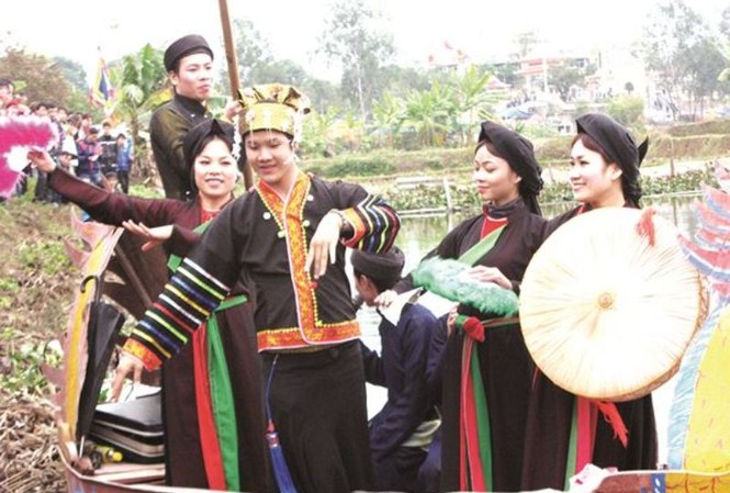 Cấm công chức đi lễ hội trong giờ hành chính Hát Quan họ Bắc Ninh tại các lễ hội sẽ không nhận tiền thưởng dưới mọi hình thức. Ảnh minh họa.