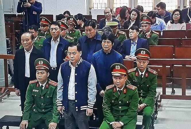 Vũ 'nhôm' kháng cáo toàn bộ bản án, đề nghị xét xử phúc thẩm Vũ "nhôm" và các bị cáo trong vụ tại TAND TP Hà Nội.