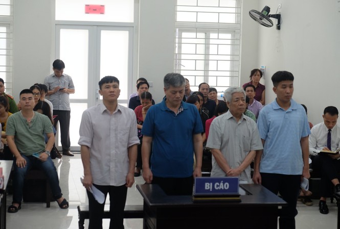 Các lãnh đạo Vinashin phải bồi hoàn 105 tỷ đồng thay Hà Văn Thắm Các bị cáo tại tòa.