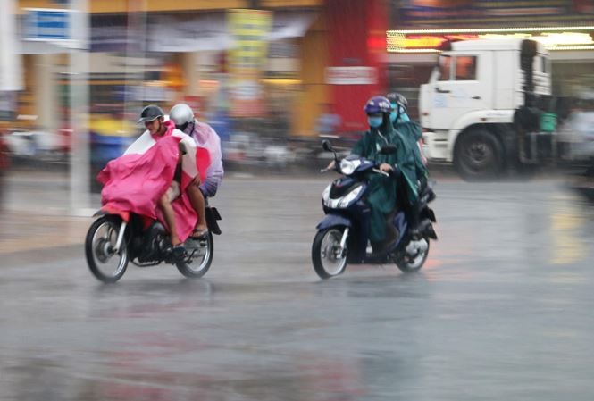 Hà Nội chiều tối nay có thể mưa rào và dông Hà Nội chiều tối nay có thể mưa rào và dông